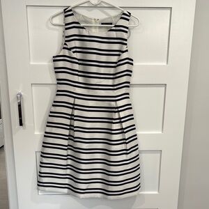 Tommy Hilfiger Navy & White Pleated Midi Dress Sz 6